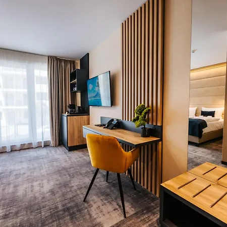 Auris Hotel